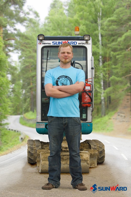 山河智能挑战吉尼斯：驾挖掘机穿越芬兰