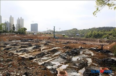 山河智能旋挖钻机力破灰岩石地质