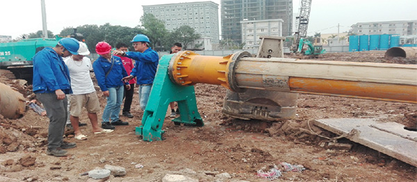 服务一线‖在越南为十台旋挖钻机做“保姆”的日子