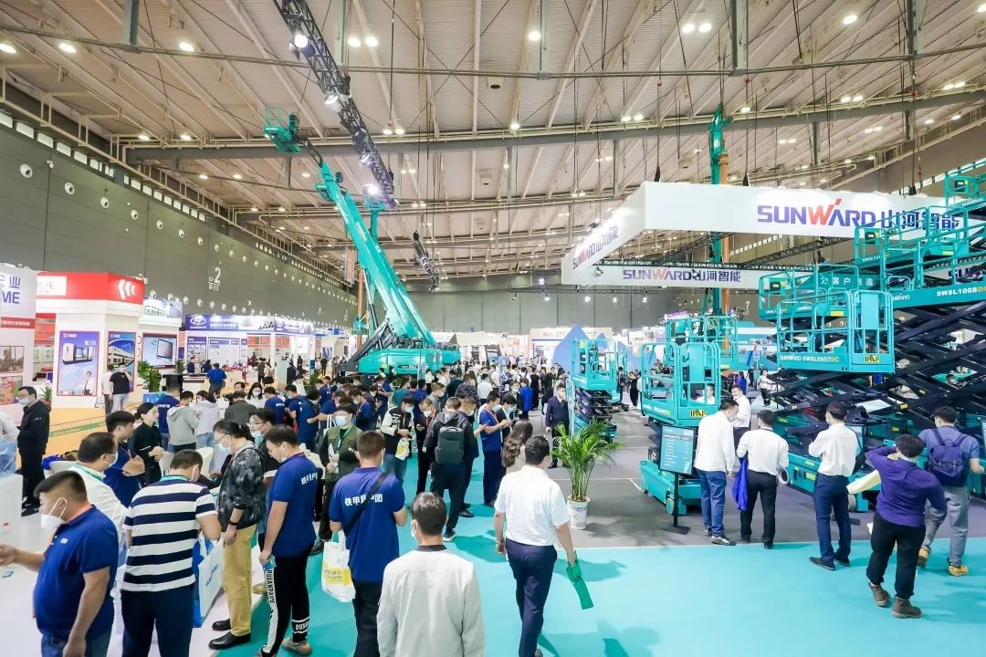 何清华出席长沙国际工程机械产业链发展峰会，走“双循环”道路关键在于“要做好自己的事情”