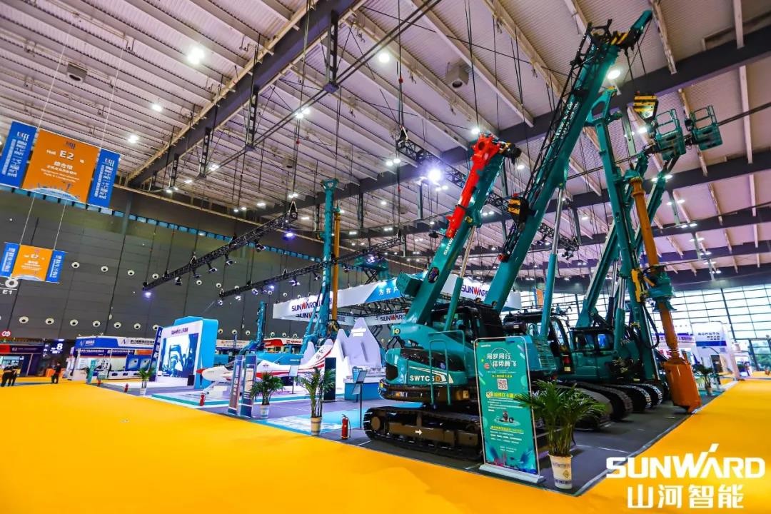 “山河绿”亮相长沙国际工程机械展，50余款产品尽显山河智能创新实力