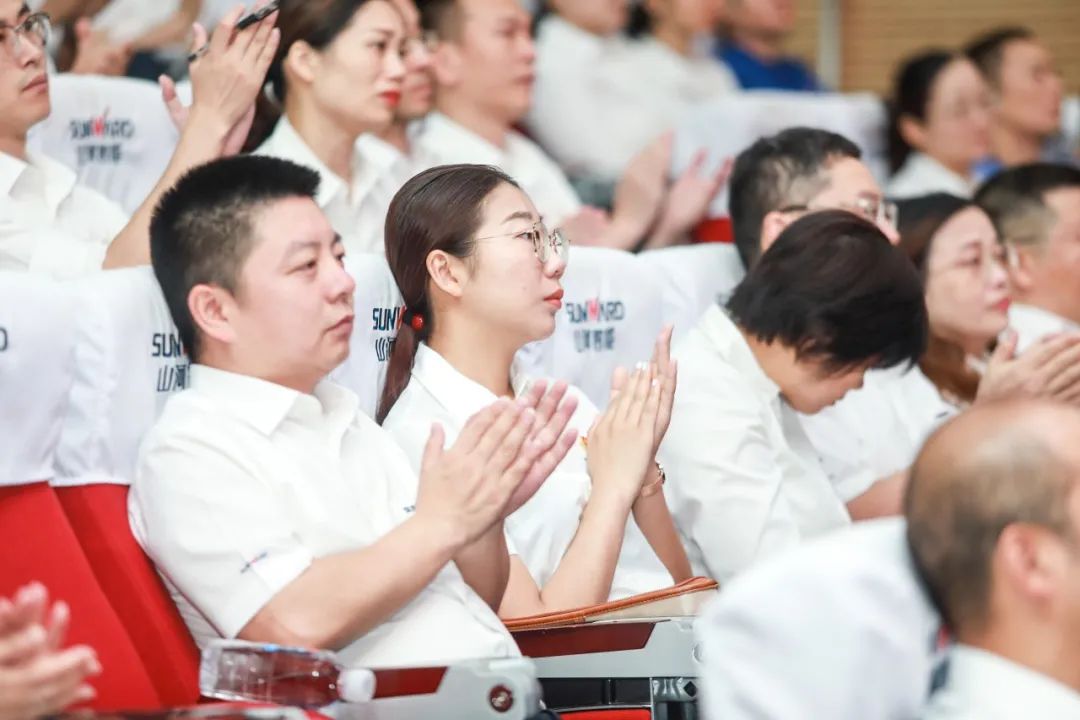 山河智能党委集中收看庆祝中国共产党成立100周年大会现场直播