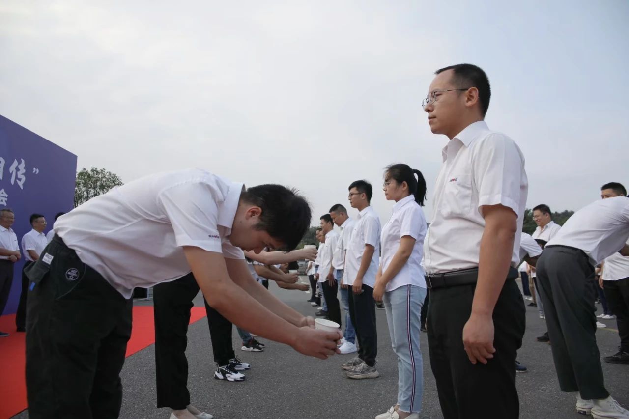 百人齐聚拜师恩 | 山河智能“传帮带”人才培养模式为公司发展积蓄力量