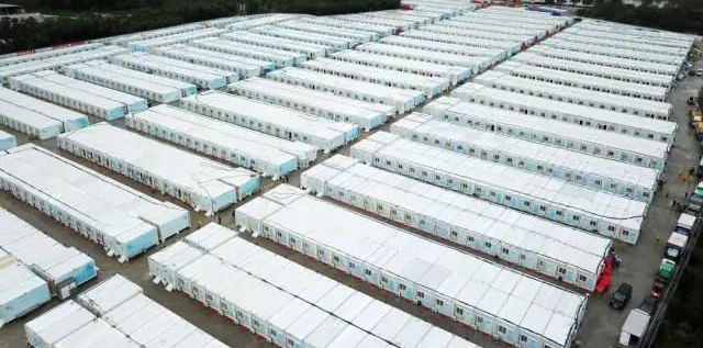 沖鋒一線顯擔當！山河智能挖掘機助力長沙方艙醫院建設