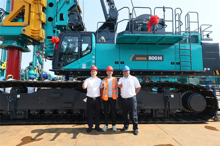 再战世界级工程！山河智能超级旋挖钻机SWDM800H助建杭州湾跨海铁路桥项目