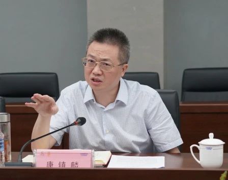 长沙市人民政府副市长、市工商联主席康镇麟调研山河智能