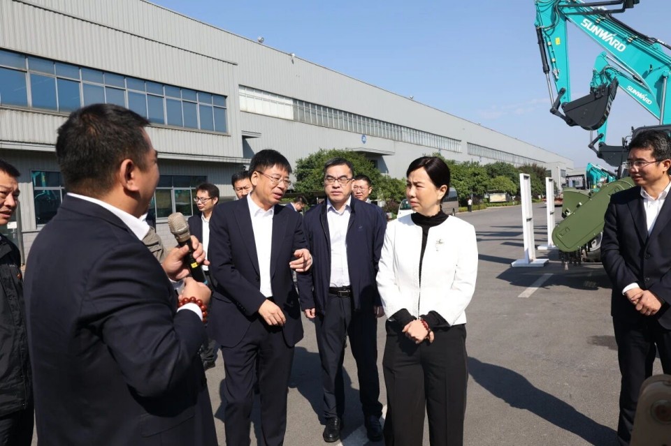 聚焦应急装备研发生产,共探实战适配新路径——广州市应急管理局党委书记、局长叶芳调研山河智能