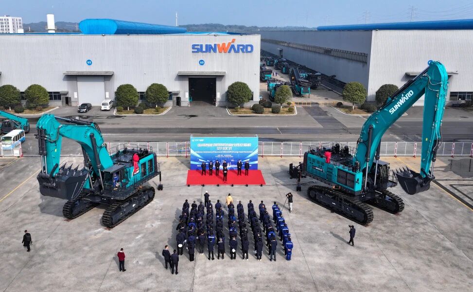 争锋启新程!山河智能SWE1650FLR加长臂挖掘机成功交付国际客户