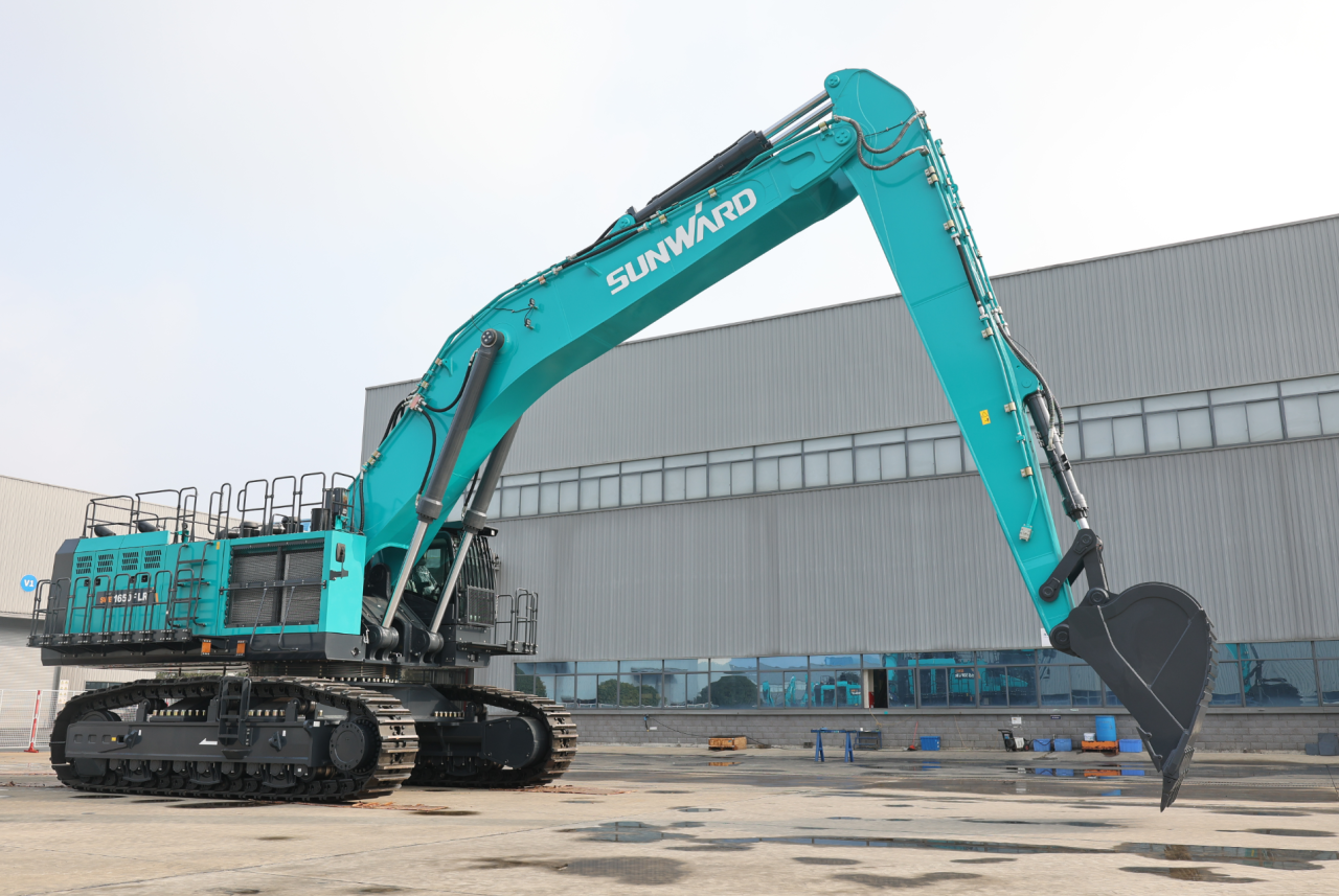 争锋启新程!山河智能SWE1650FLR加长臂挖掘机成功交付国际客户