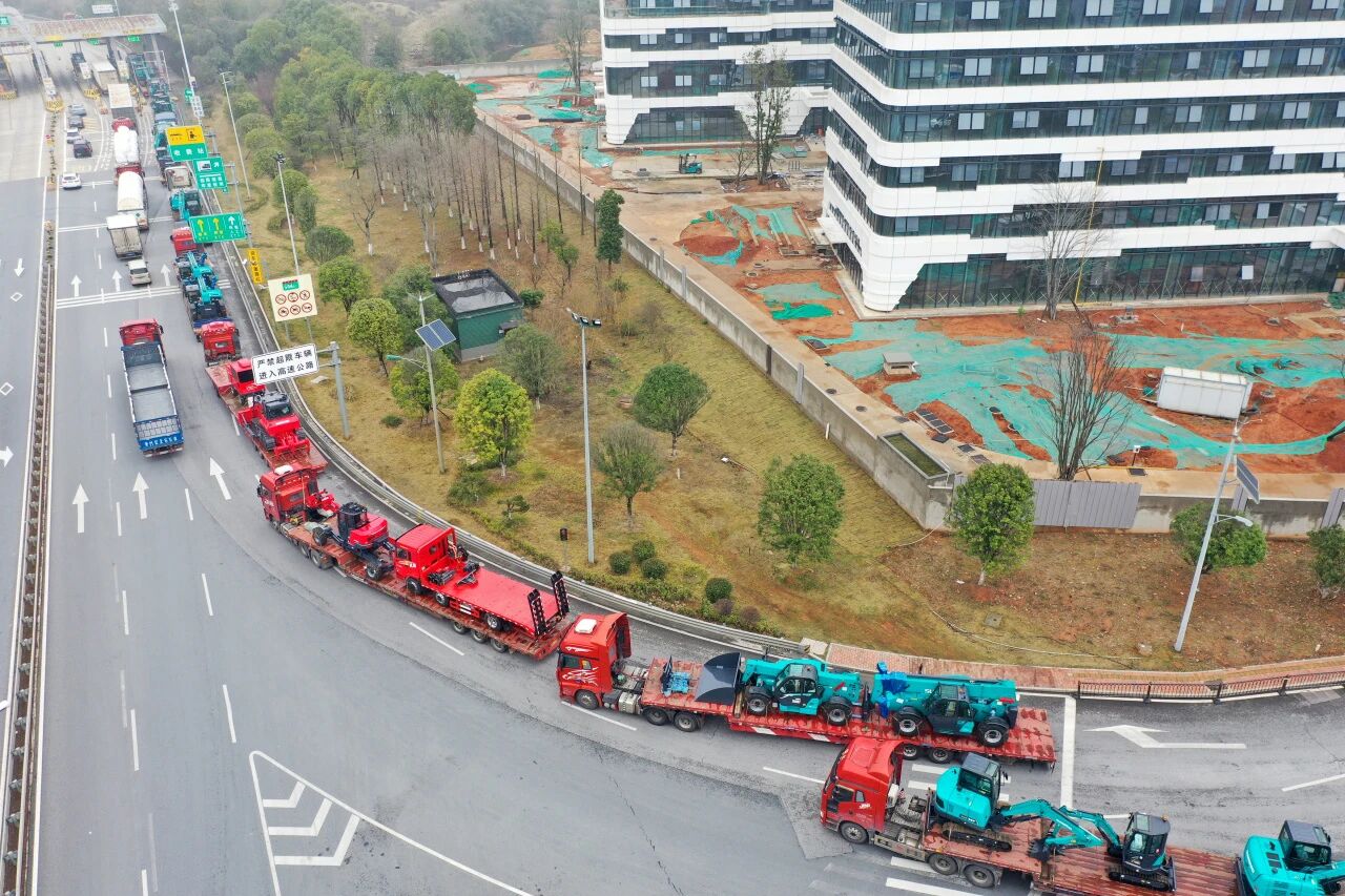 山河智能举行2026年正月系列发货仪式,过亿元设备奔赴全球