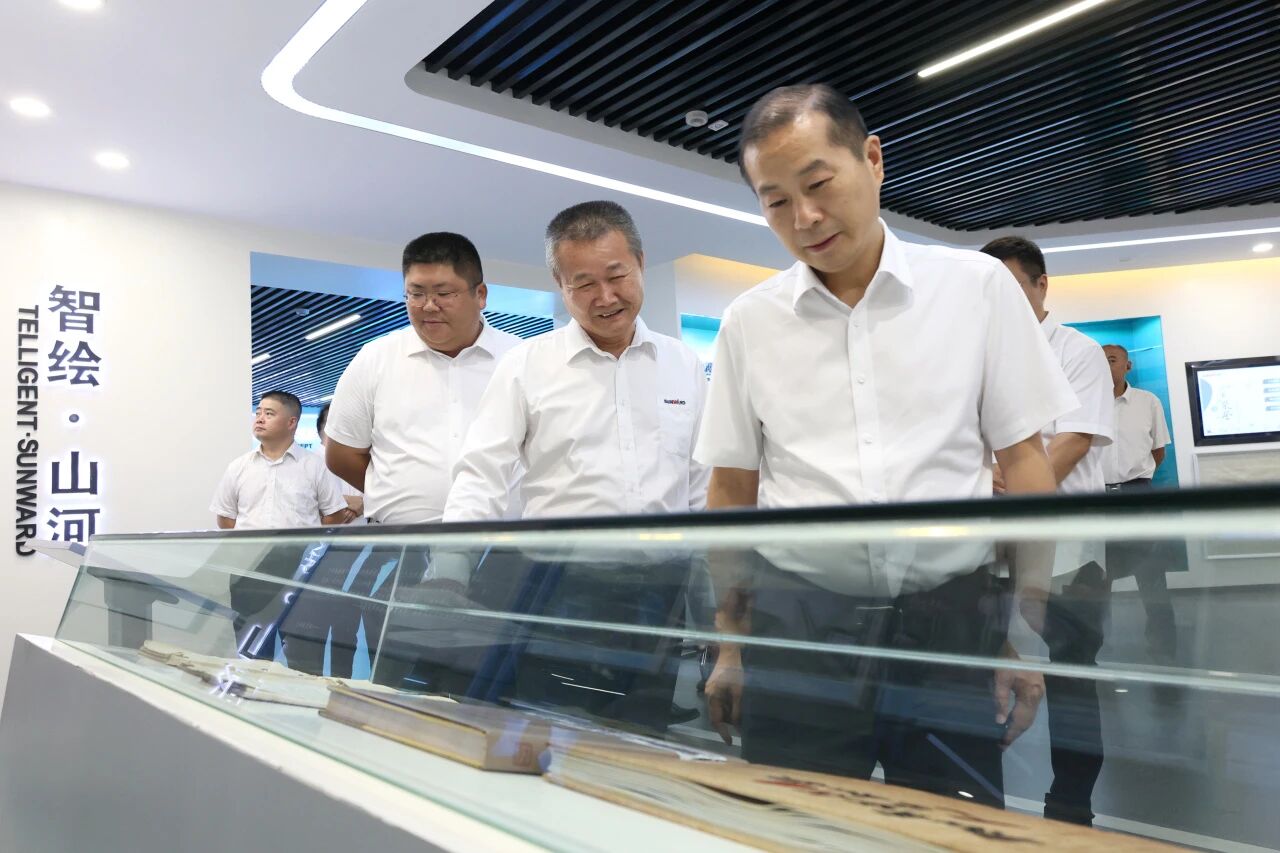 双向赋能深化战略合作,湖南路桥党委书记、董事长周强率队到访山河智能